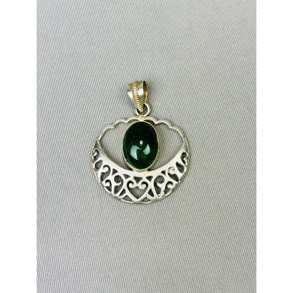 Sterling Silver Scalloped Heart Pendant Green Stone Costume Jewelry .925‎